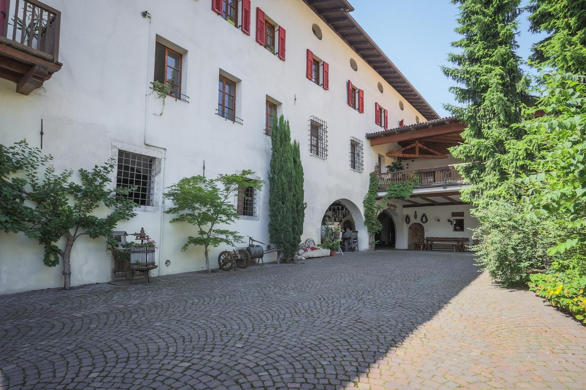 Appartement Ansitz Von Wohlgemuth à Salorno Extérieur photo